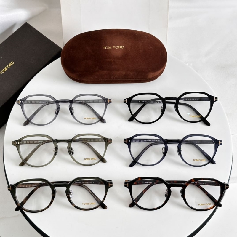 TOM FORD
